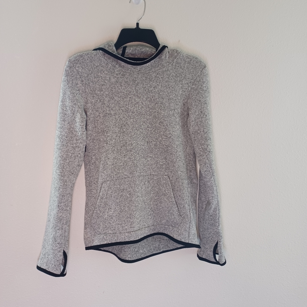 Nike thermal long sleeve fit hoodie.